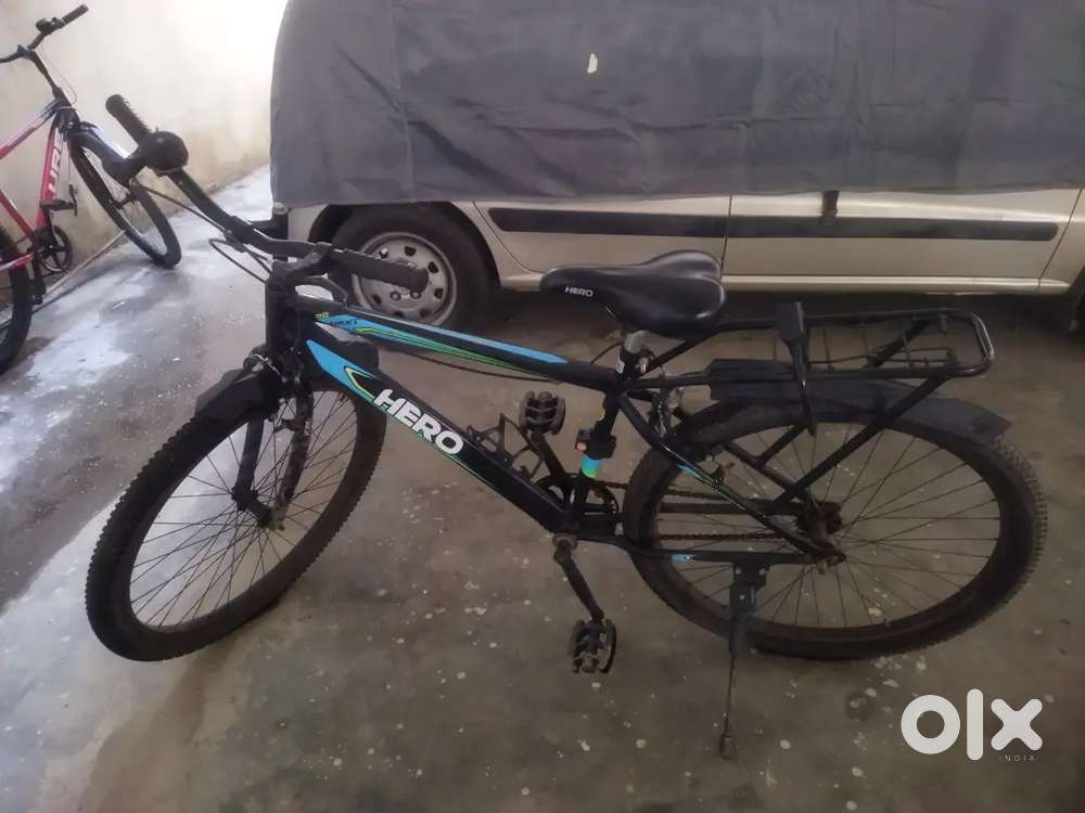 2023 model, compatible for 12+ age, includes a bottle holder