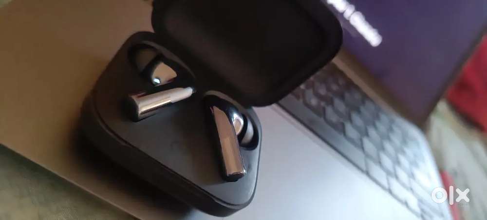 8 months old OnePlus Buds 3 in Ear TWS Bluetooth Earbuds, Gray