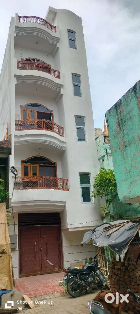 Room available for rent .Rent 9000 only .
