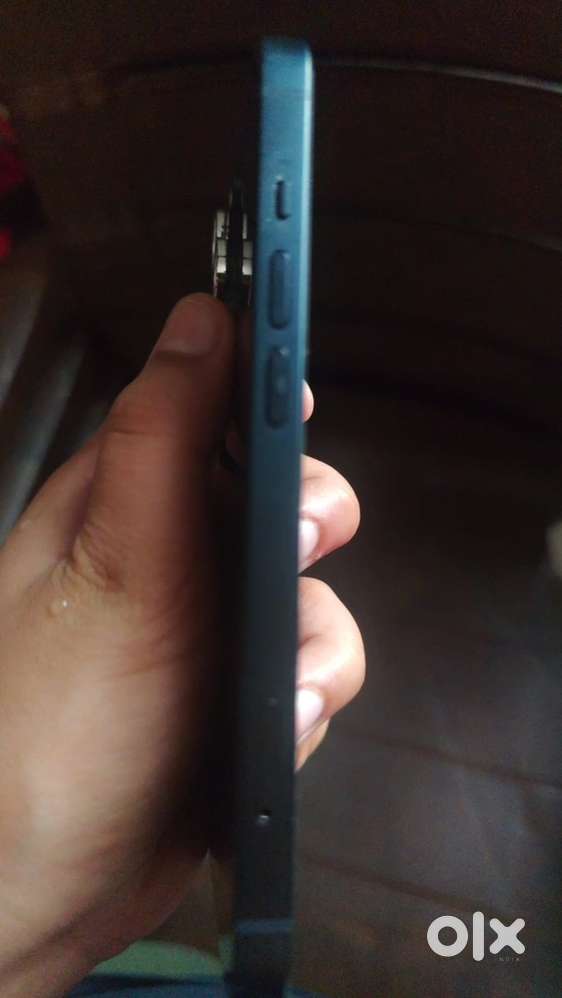 Iphone13 no scratch looks like new