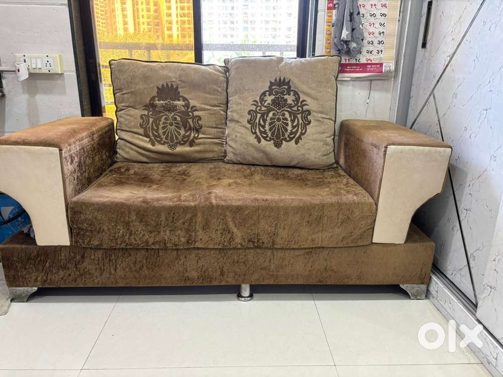 2 seater new sofa