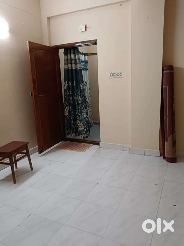 1BHK flat for rent office or small family city centre commercial area