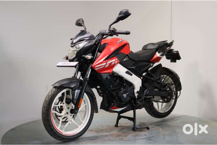 Bajaj Pulsar NS 200 KK0668