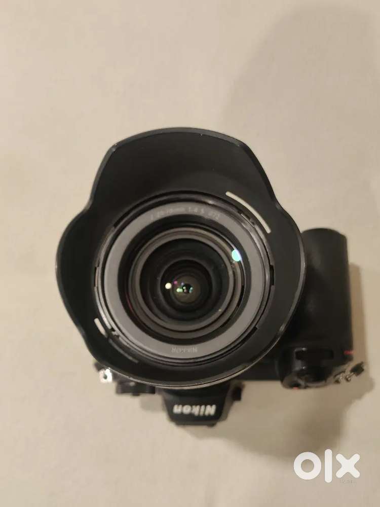 Nikon mirror less camera