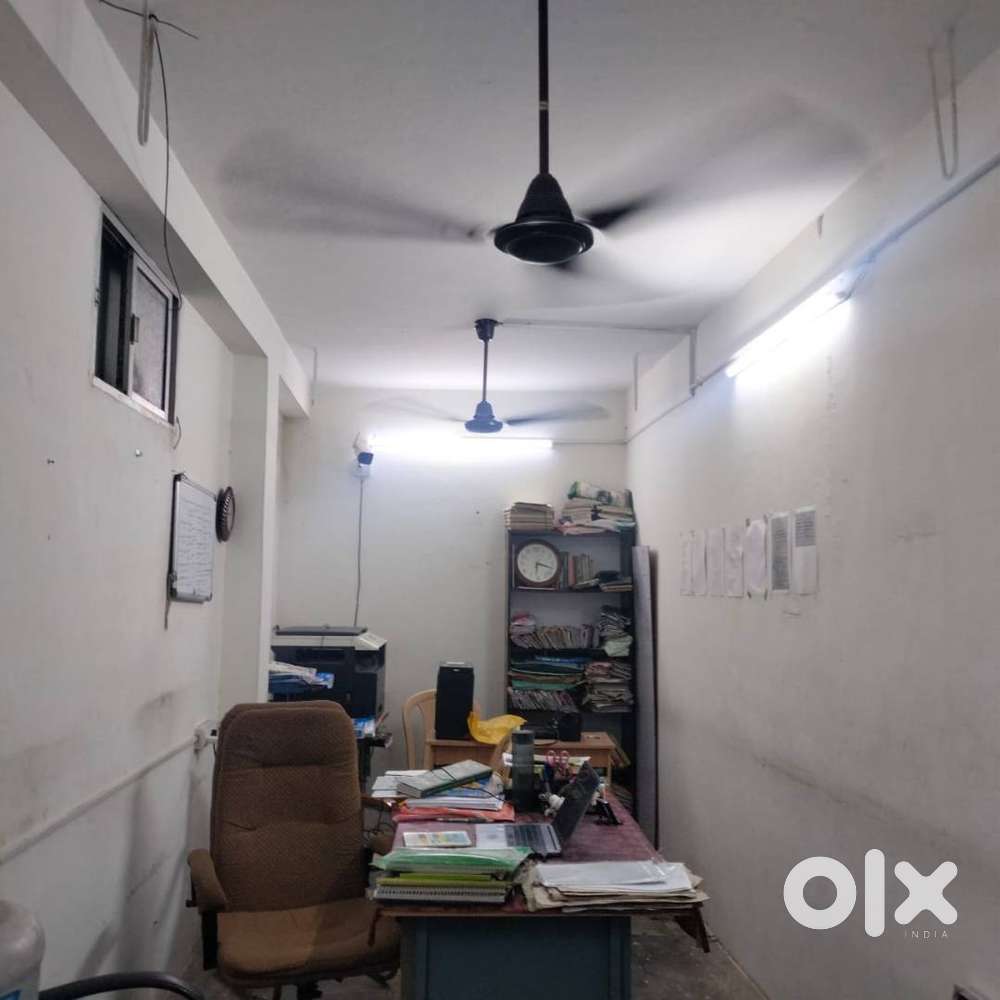 Good office Space rectangle shape ready to occupy