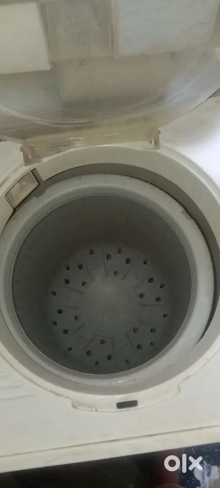 Lg washing machine 6.2kg in good condition less use