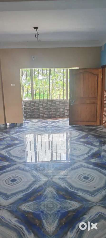 Independent room roommate needed