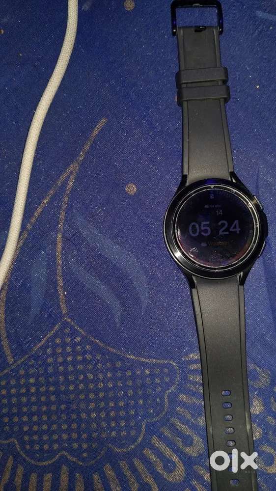 Samsung smart watch active 4 LTE