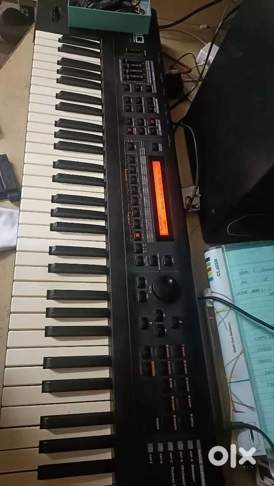 Roland XP 30 SINTHESIZER