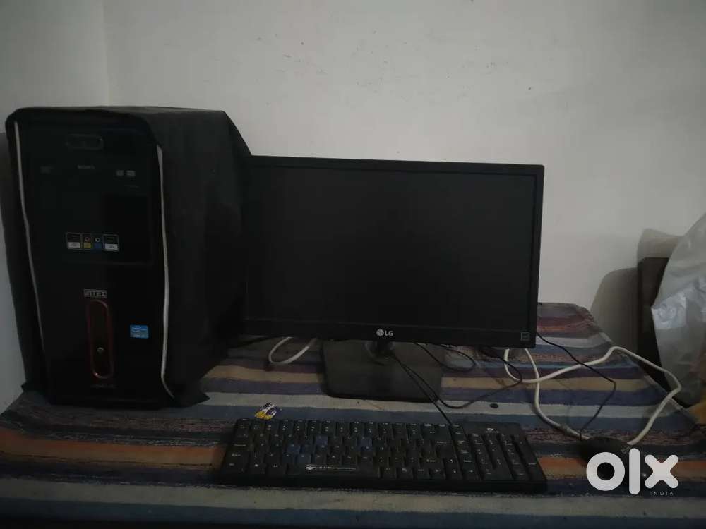 Pc with monitor CPU keyboard mouse