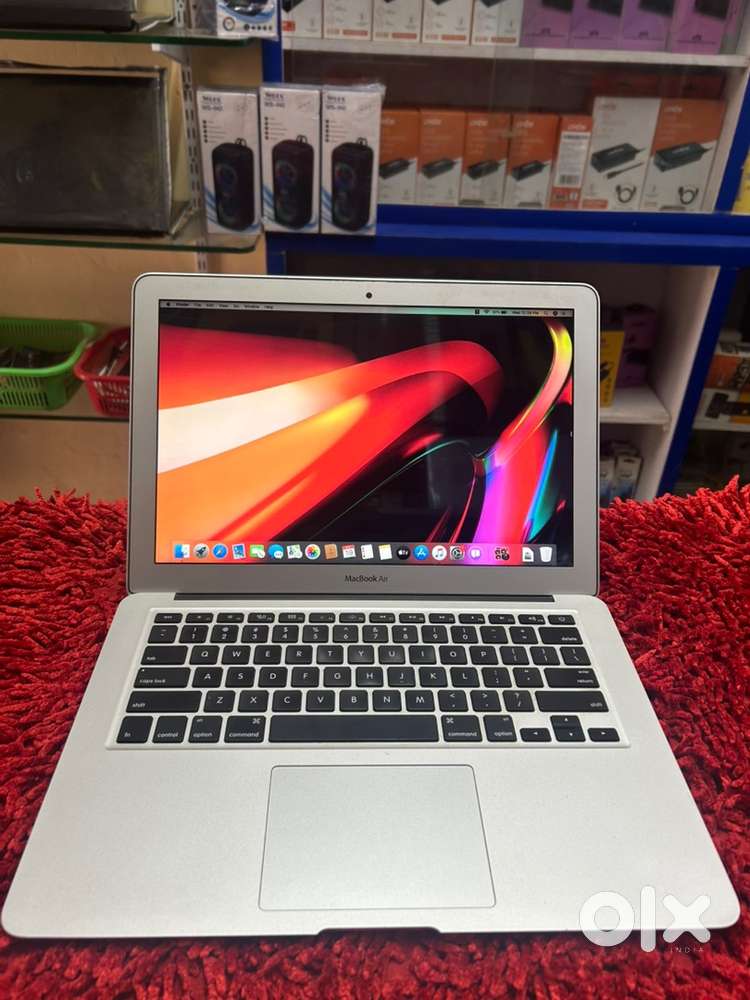 Apple MacBook Air intel i5, 8 Gb RAM, 256 GB SSD,