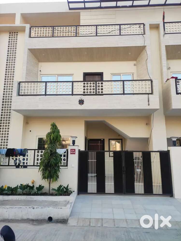 मकान बिकाऊ है गणेश एनक्लेव RR 40 मुस्तरा रेलवे स्टेशन रोड मौजा मेरी।