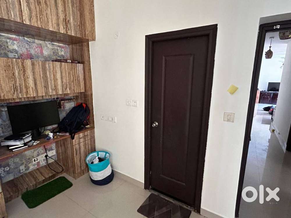 Looking for male bachelor tenant
