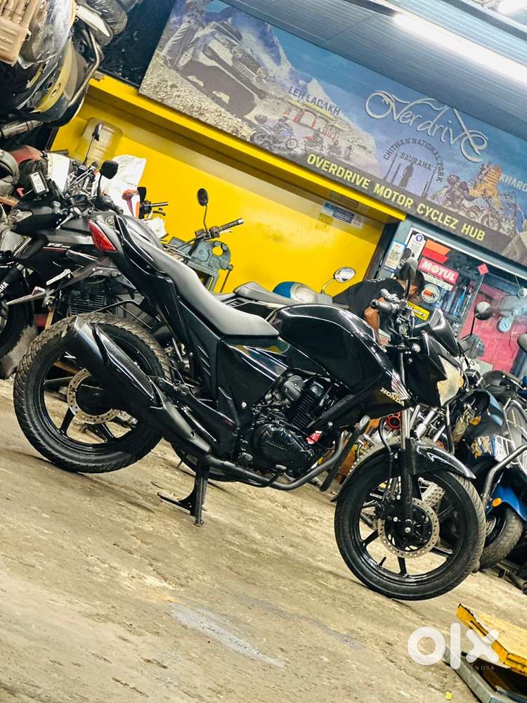 Two wheeler mechanic