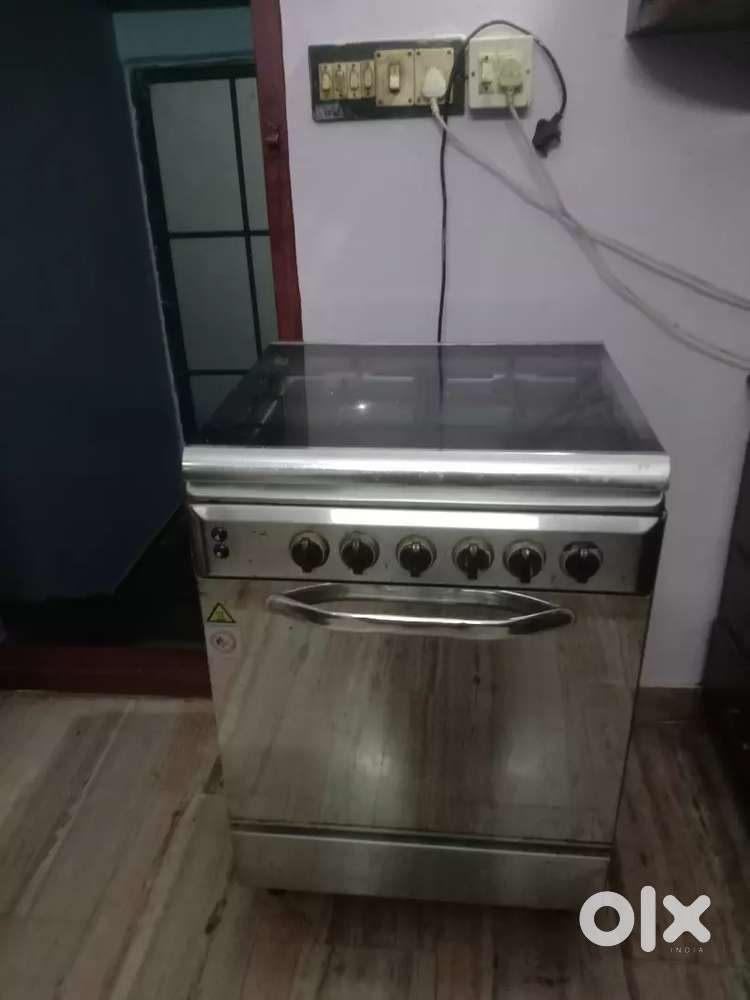 Gas cooking range,  Dry vacuum cleaner