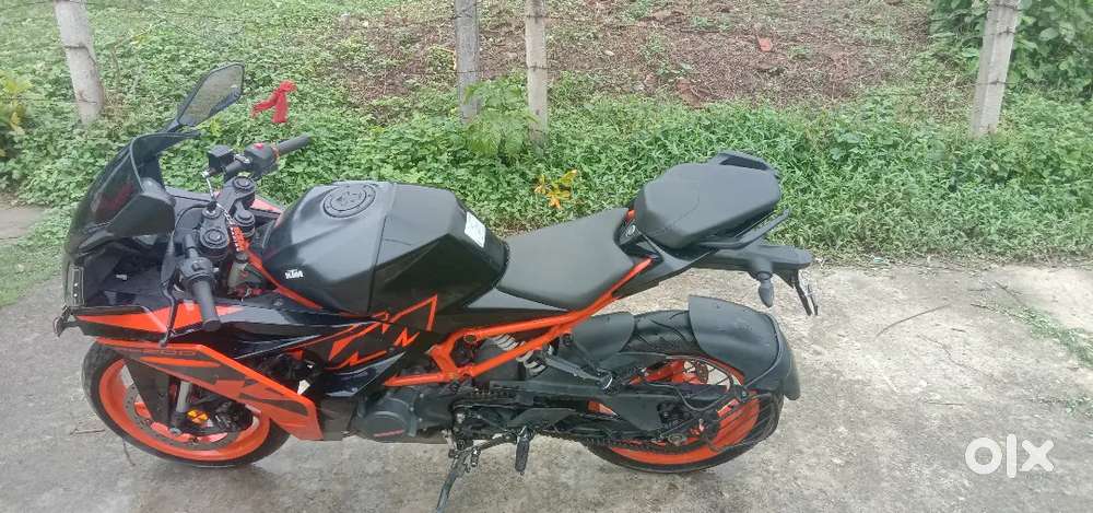 40-45 ki Millage hai , 125 cc KTM RC