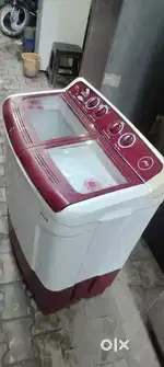 2.5 years old semi automatic washing machine proper working condition