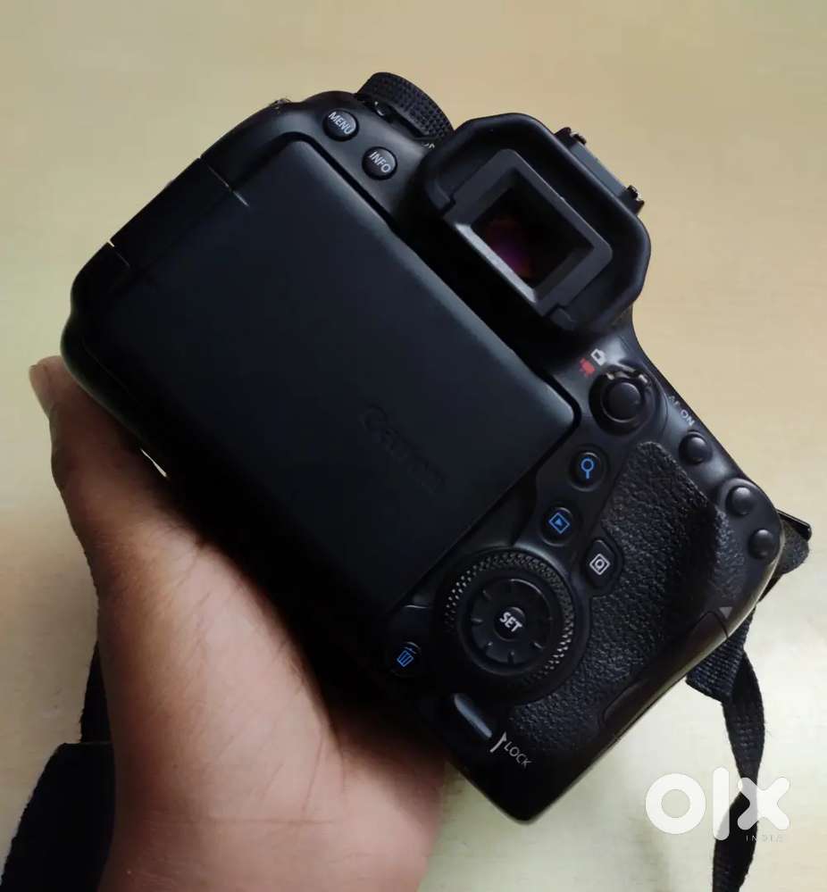 Canon 6D Mark II With 2 Lens