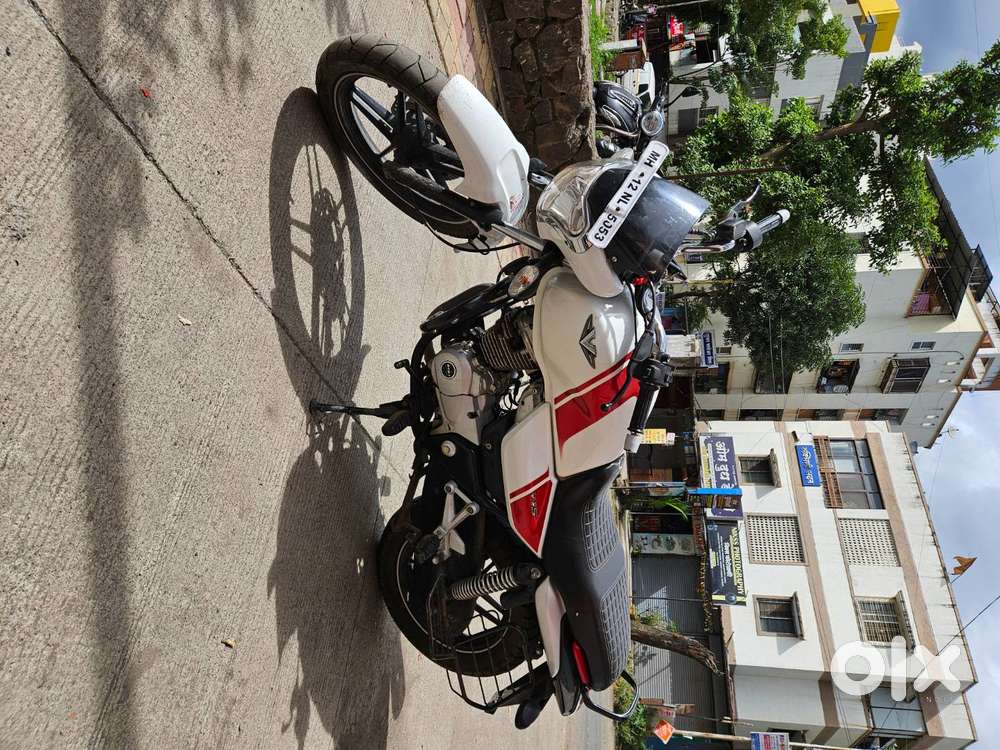 Brand - Bajaj , Model - Vikrant v15 (2016)