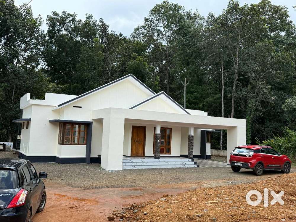 മനം മയക്കുന്ന അടിപൊളി വീട് , ഭരണങ്ങാനം അടുത്ത്