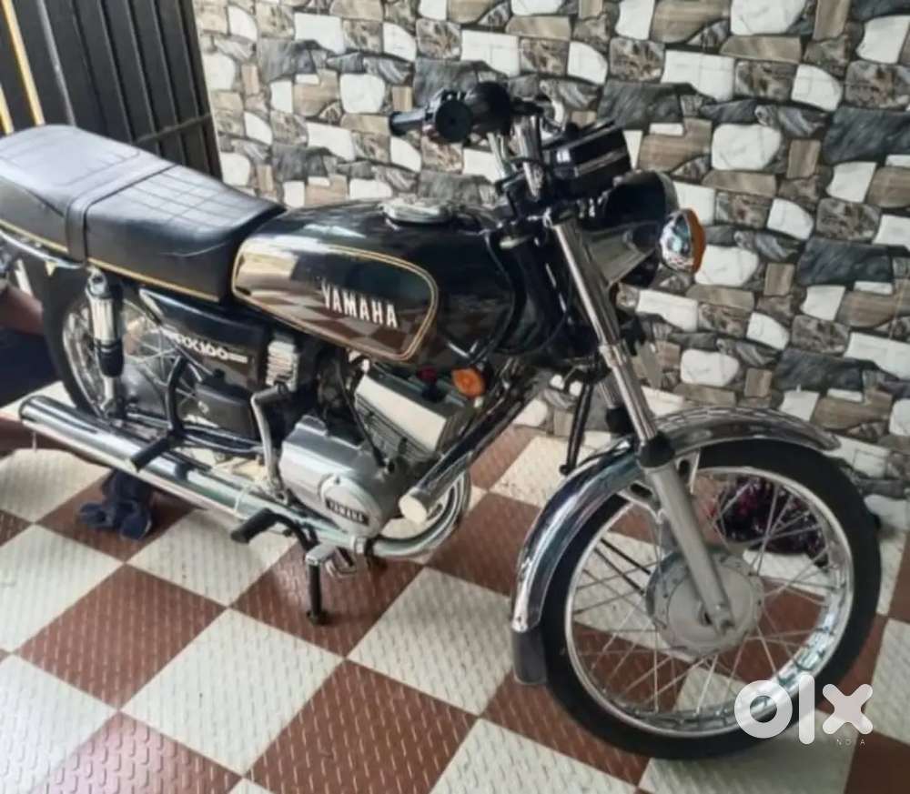 Yamaha RX 100/black colour