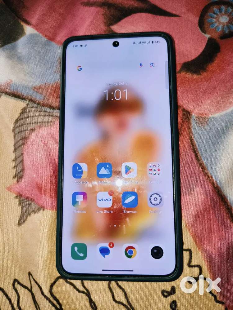 Vivo v50 8/128 gb,excellent processor,awesome camera long battery