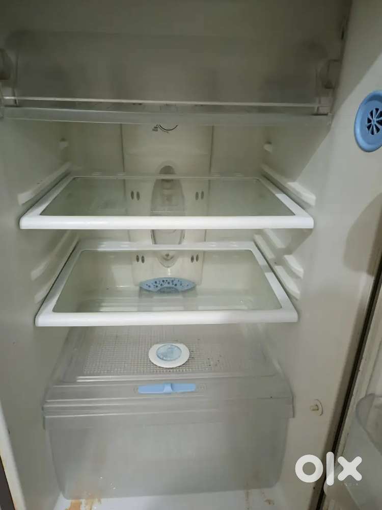 Double Door Fridge – Excellent Condition – 200L Capacity