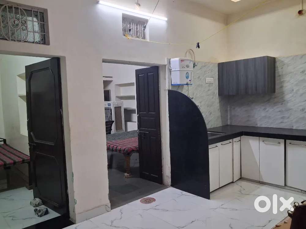 2 bedroom,1 dianing hall 1 kitchen ,1. Lath bath