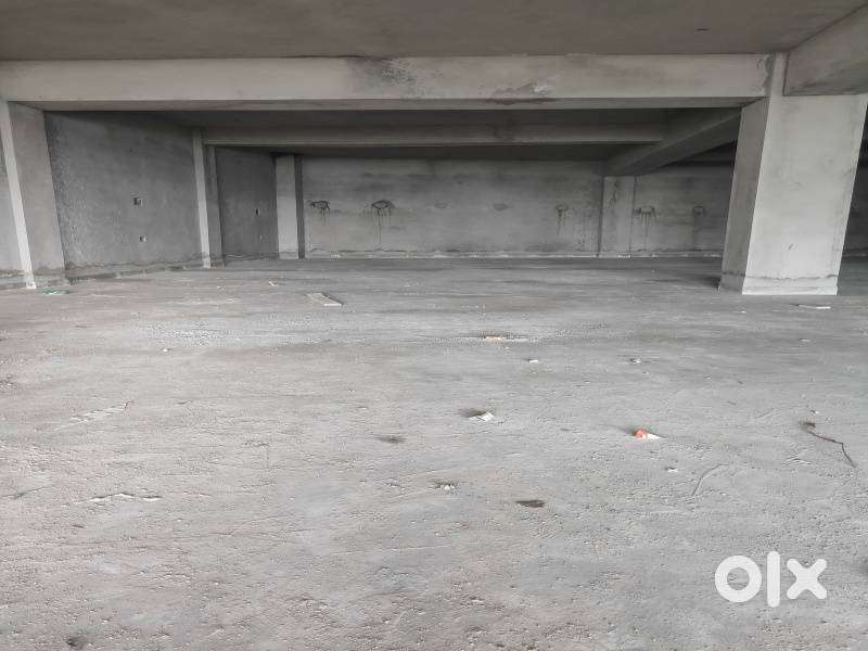 2000sqft ground flr showroom for rent @ THIRUVOTTIYUR HI ROAD Rs.2.2 L