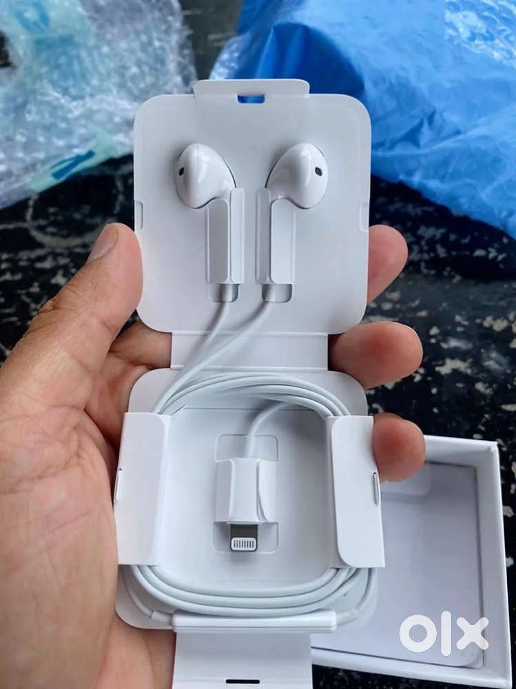 Apple EarPods with Lightning Connector