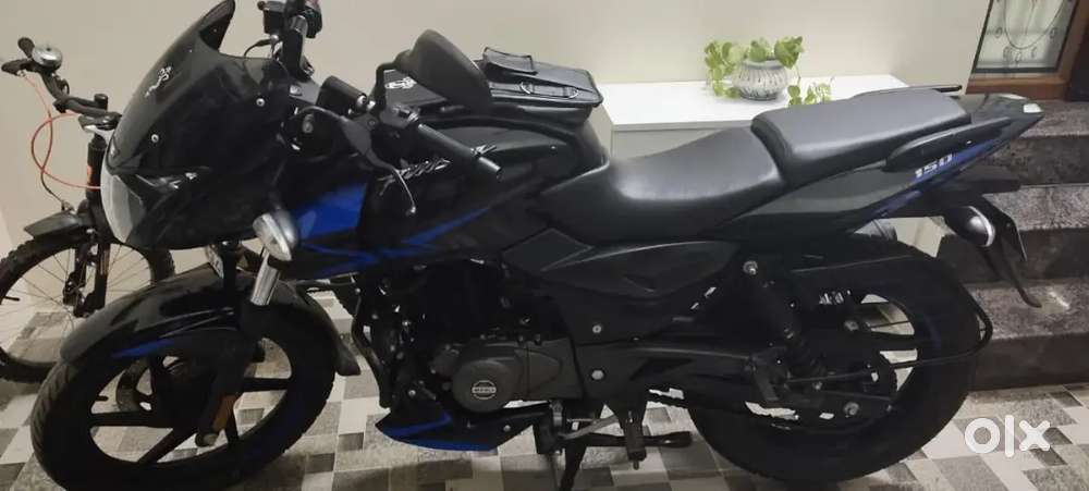 VERY LIGHT USE BAJAJ PULSAR 150
