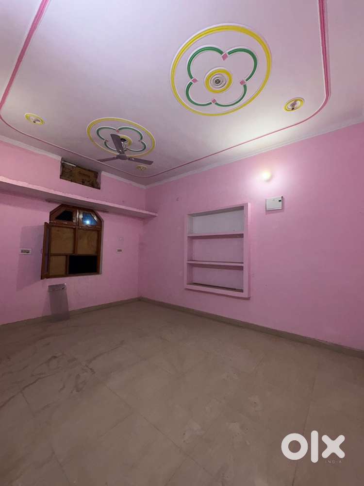 2bhk room set for family