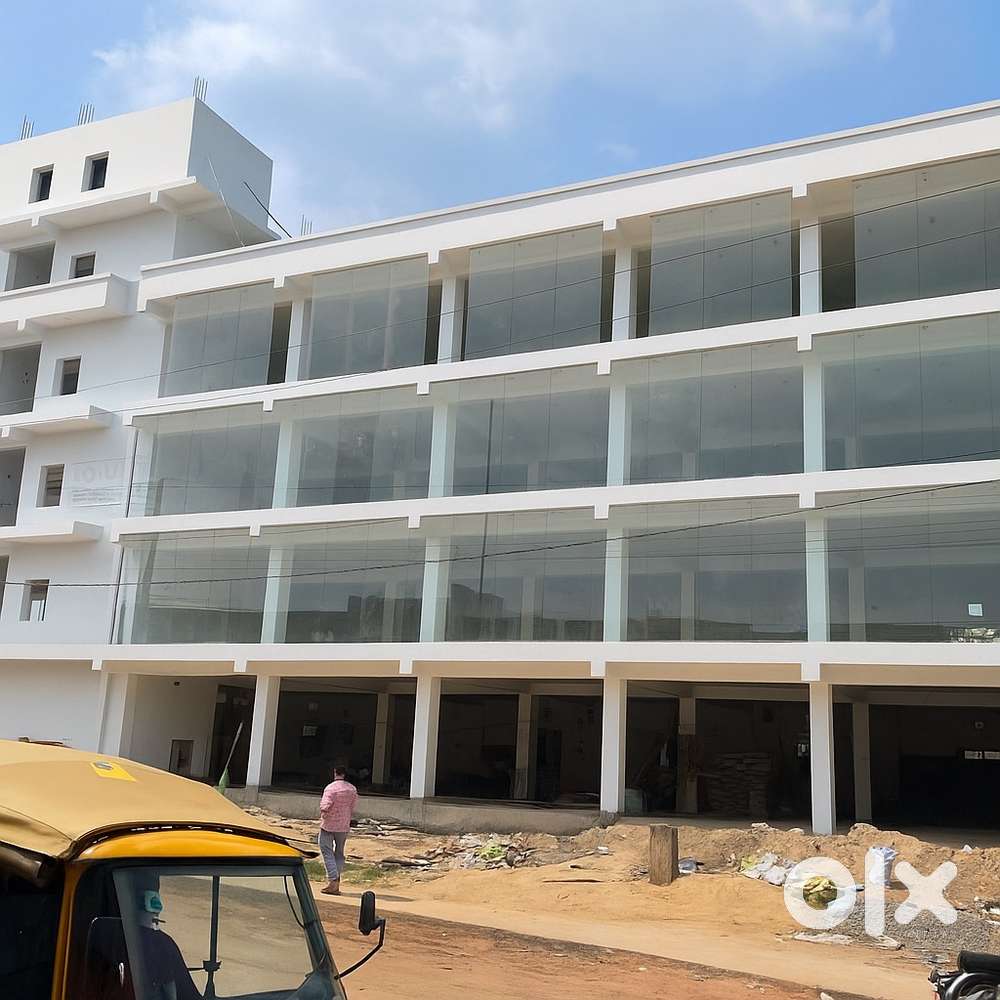 Commercial Builder floor space available for Rent