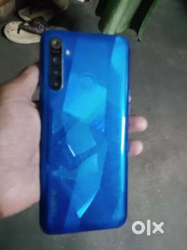 4/128 Gb  realme 5
