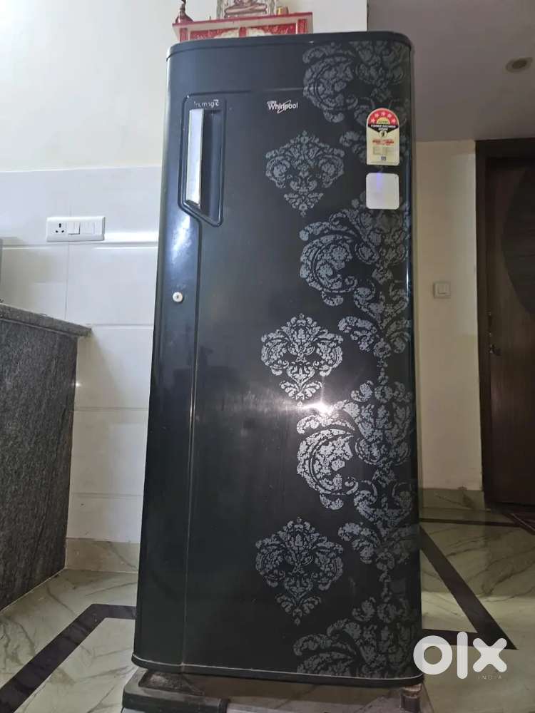 beautiful Whirlpool 5 star Refrigerator -230 ltr in good condition