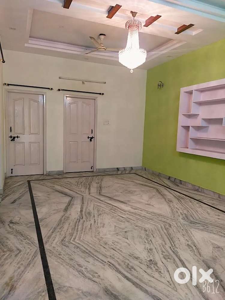 100 sqyrd ground floor house near tombs road good location