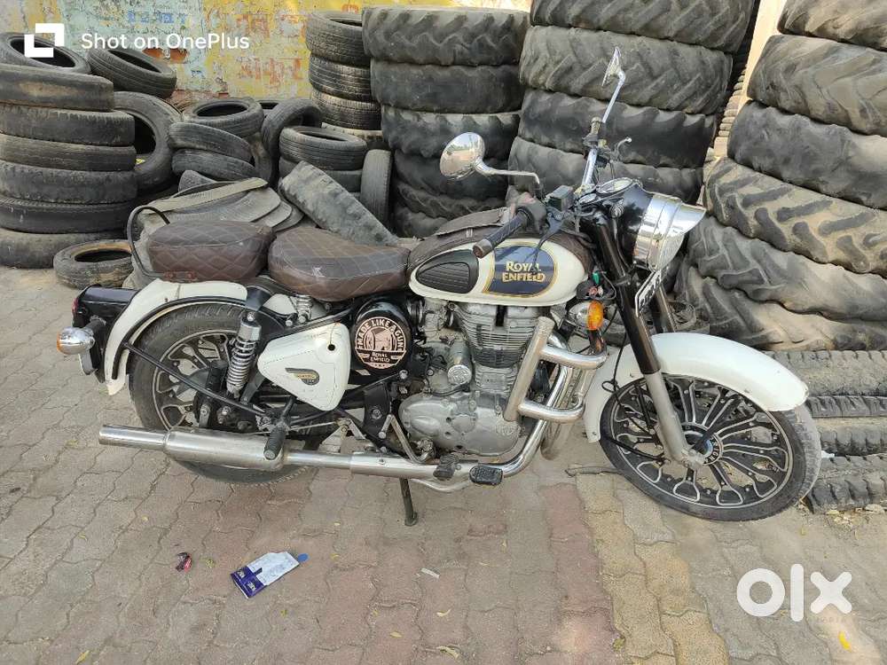 रॉयल एनफील्ड बढ़िया कंडीशन में