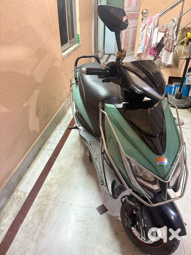 Scooty fully new condition / lithium battery only 1 year old