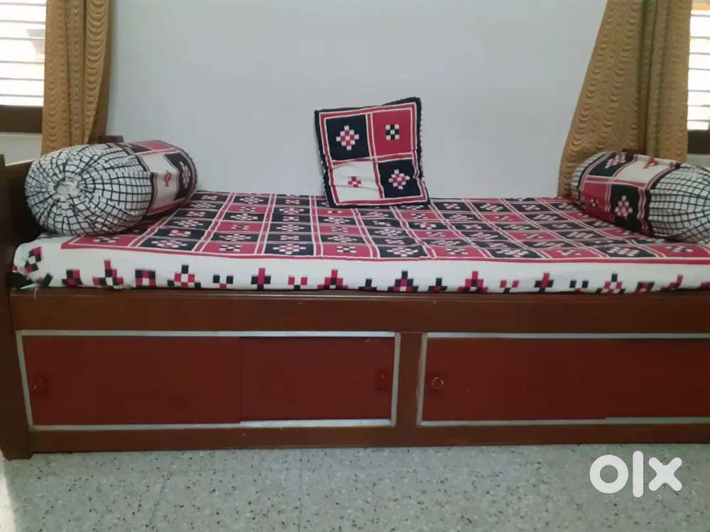 Wooden Diwan cum bed with mattress and storage facility