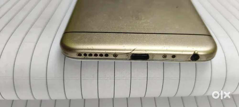 Vivo v5 mobile phone and samsung A9 Tab and Samsung J6 mobile phone