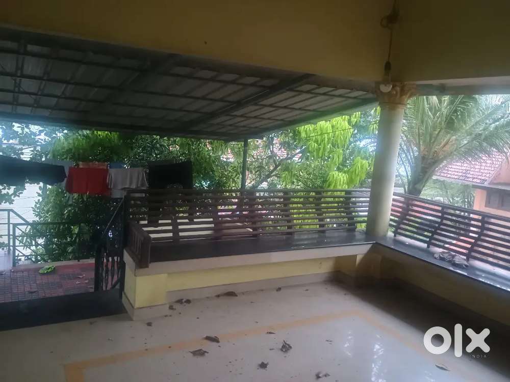 House for rent @peyad junction for 8000