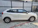 Automatic top model white