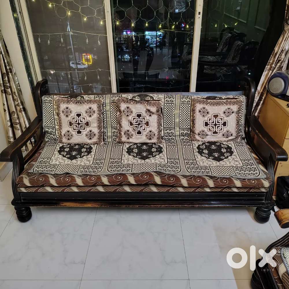 Sagwan Sofa Set to be sold