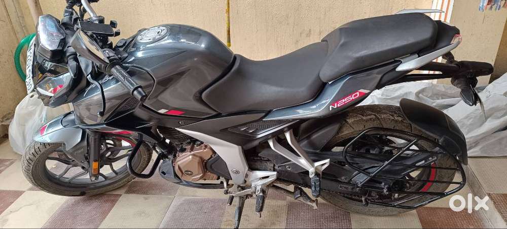 Bajaj Pulsar N250 (2021)
