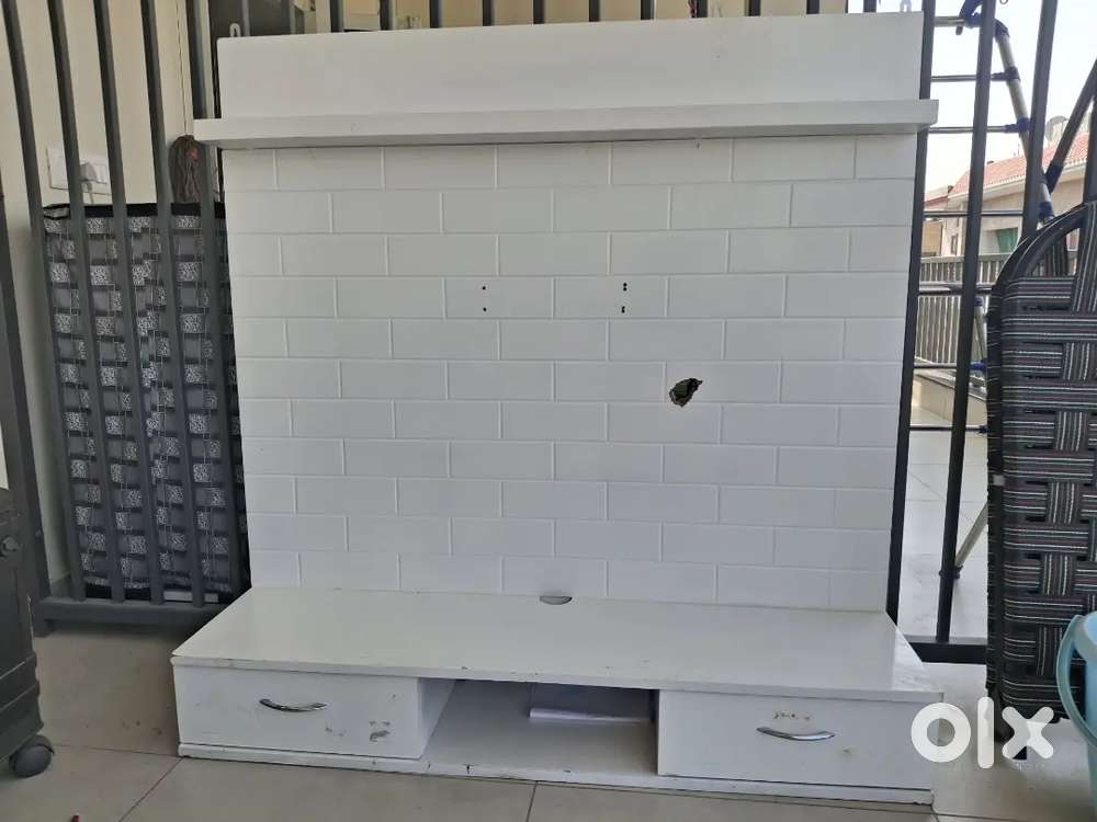 White colour TV penal