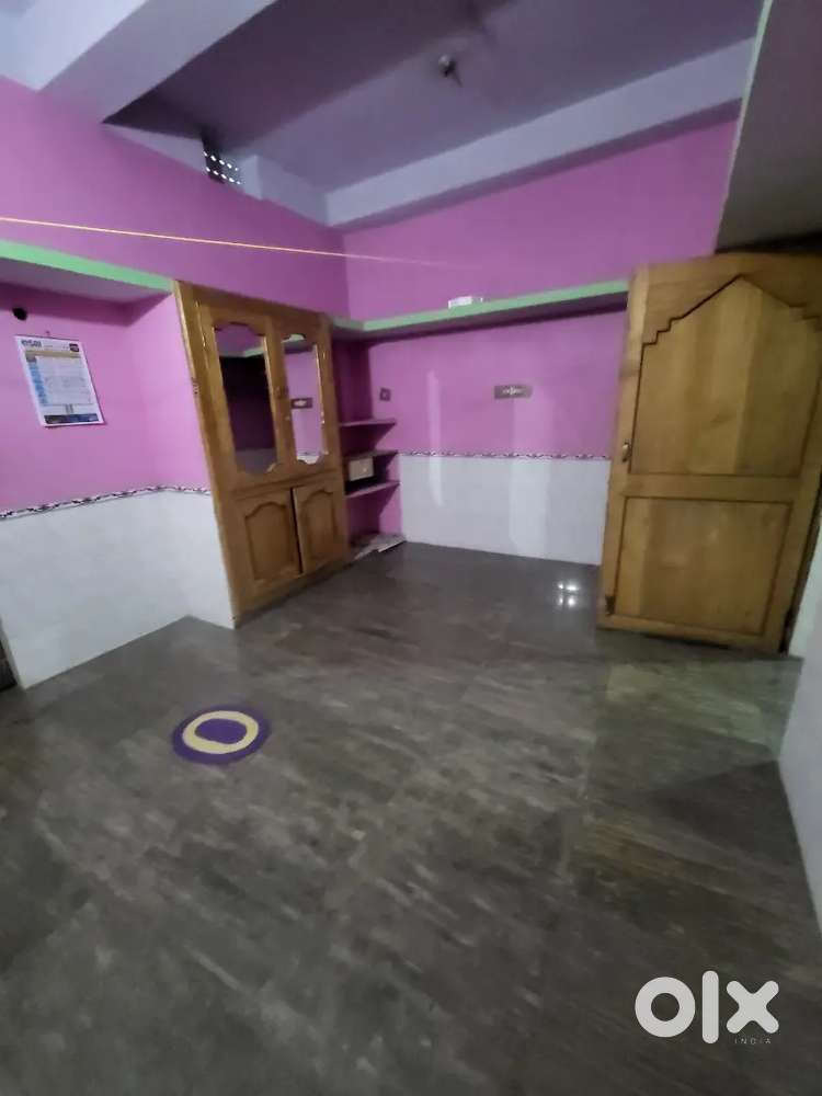 1 Boy Room mate required