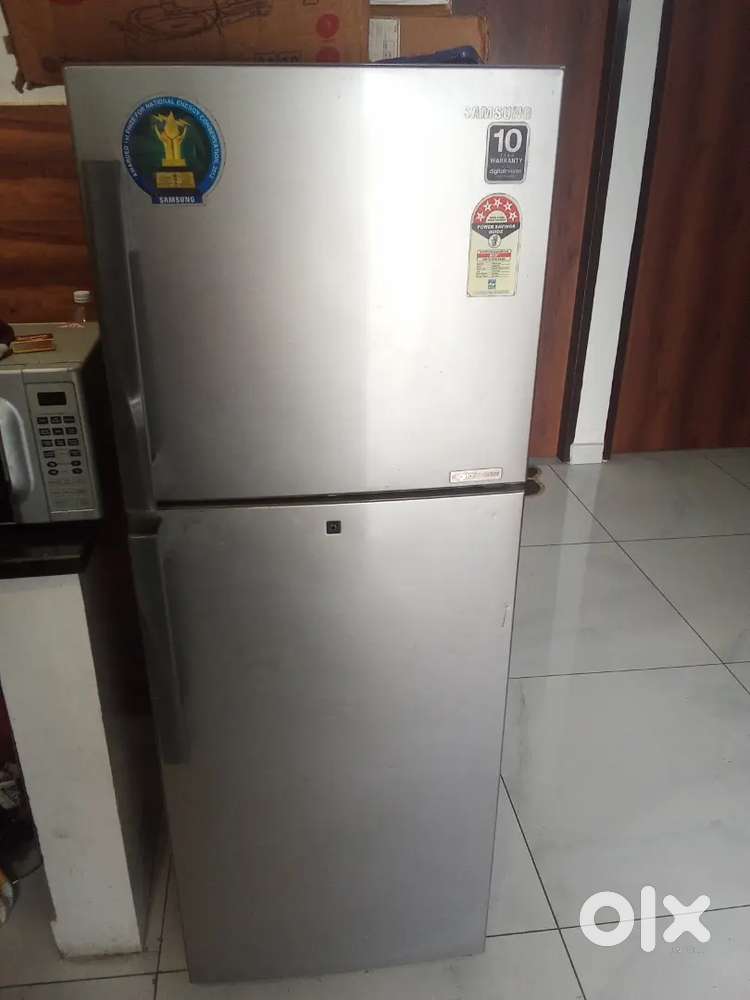 Samsung Double door 250 liter Refrigerator