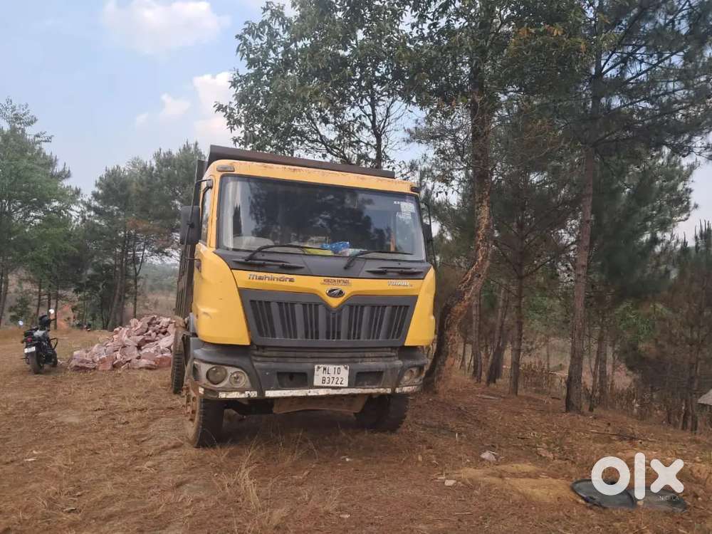 Mahindra Tipper Truck
