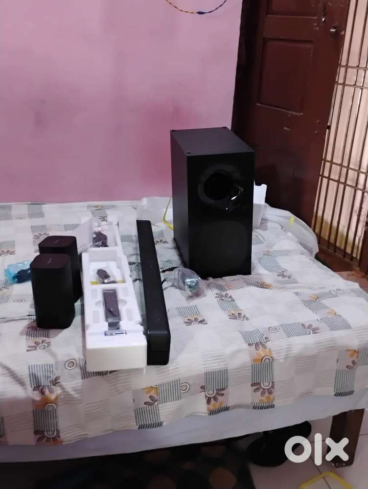 SONY HT-S20R 5.1
ch Home Theatre , 
Subwoofer, Rear 
Speakers,400 W
