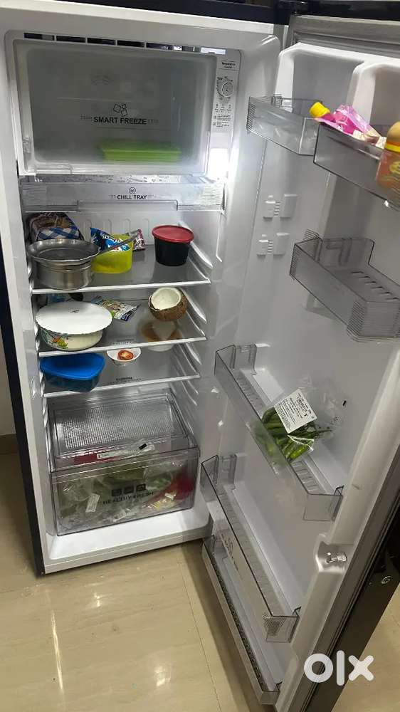 CROMA DC Fridge 251 liter